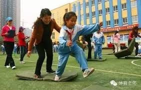 英超：曼城1-0阿森纳，哈兰德制胜球助蓝月亮登顶