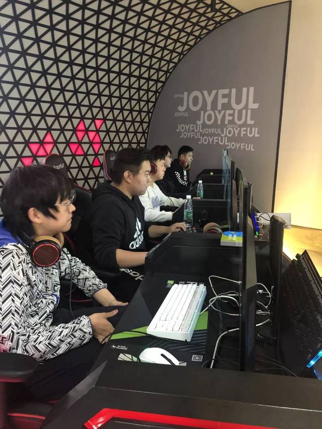 的股价暴跌 的股价暴跌